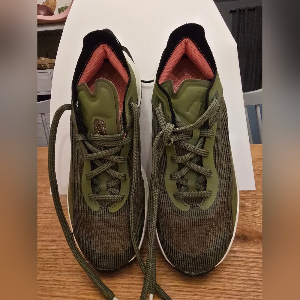 Vasque Womens Green and Black Hiking Shoes